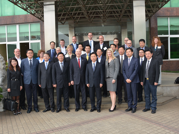 美國內布拉斯加州Pete Ricketts州長及代表團參觀訪問江蘇沃得集團